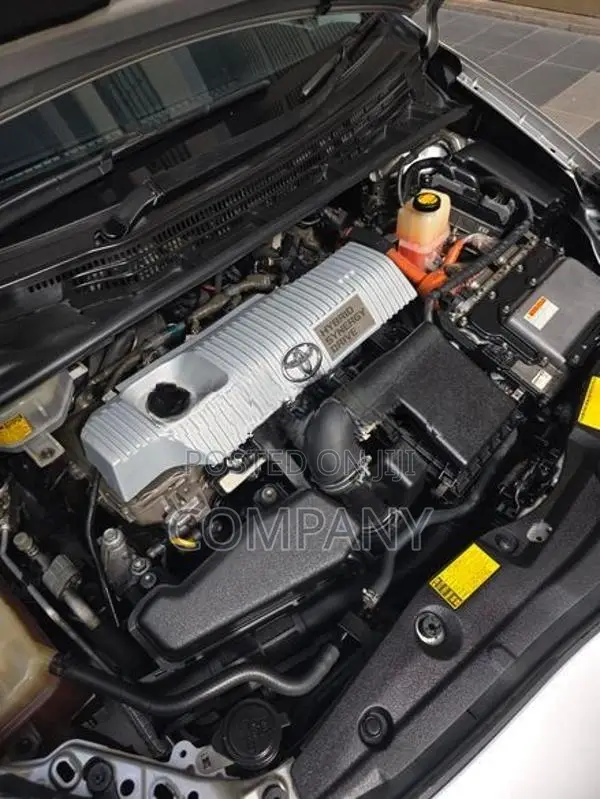 Toyota Prius S Touring 2014