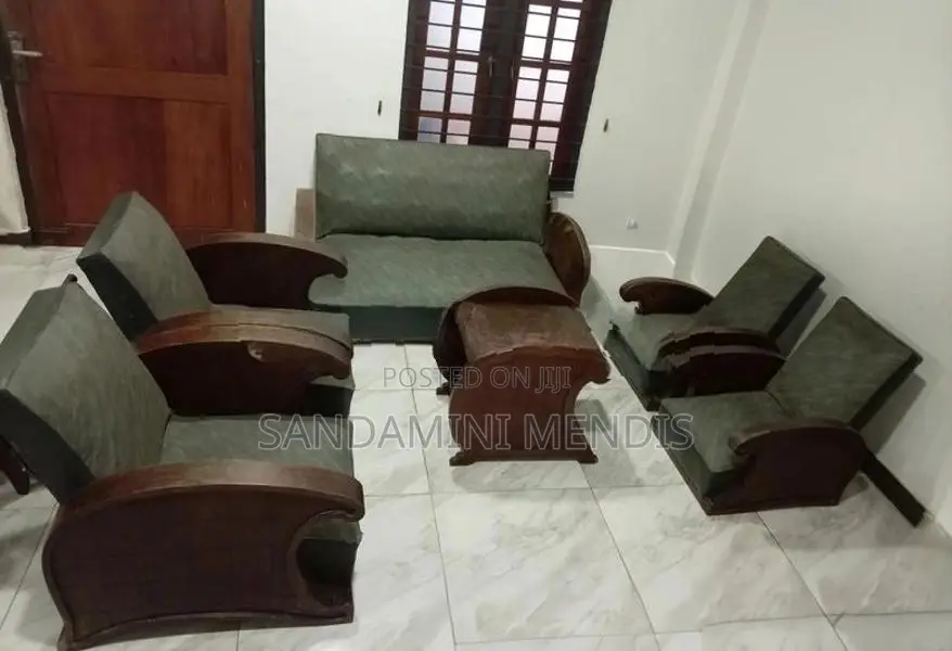 Don Carolis Antique Sofa (Nadun Wood)