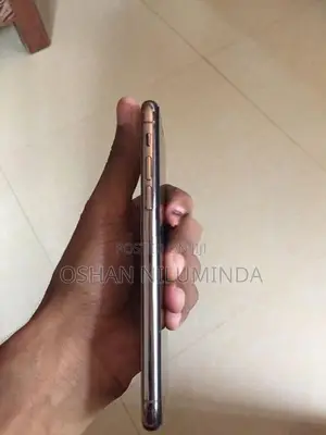 Apple iPhone XS (Used)