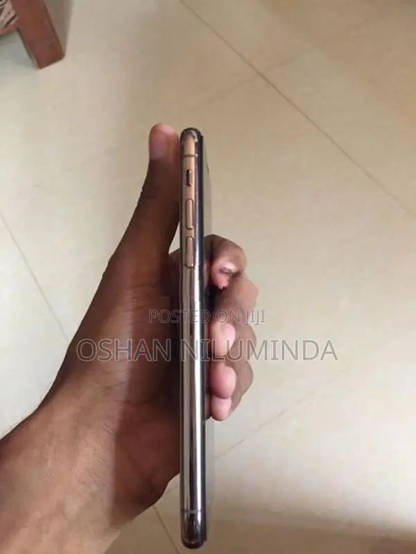 Apple iPhone XS (Used)