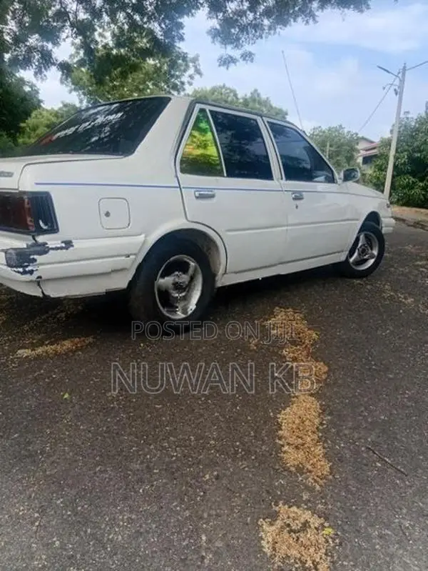 Nissan Sunny HB11 1987