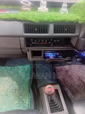 Nissan Sunny HB11 1987