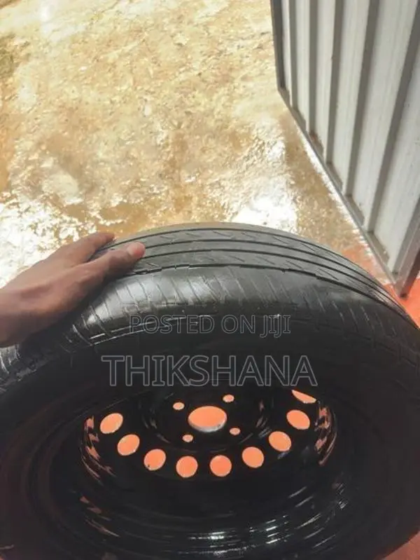 185/65/15 Tire