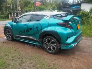 Toyota CHR NGX 10 2017