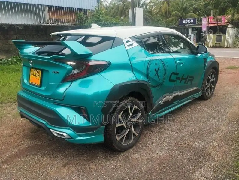 Toyota CHR NGX 10 2017