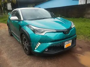 Toyota CHR NGX 10 2017