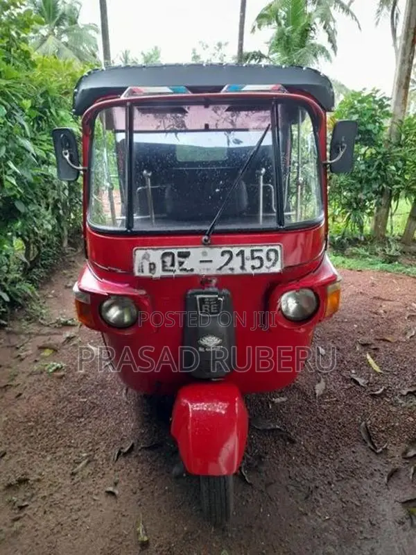 Bajaj RE 2010