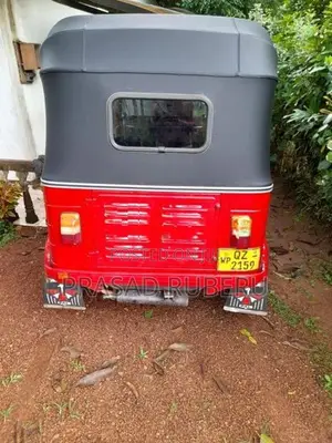 Bajaj RE 2010