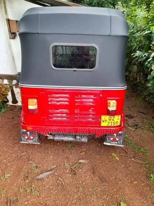 Bajaj RE 2010