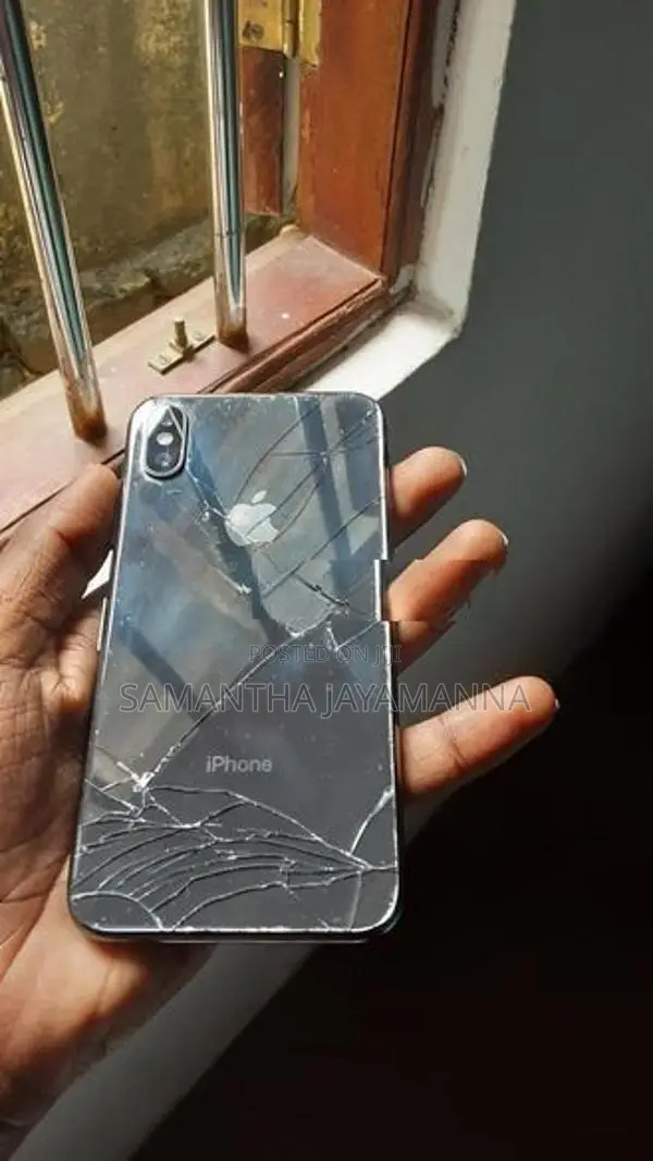 Apple iPhone X (Used)