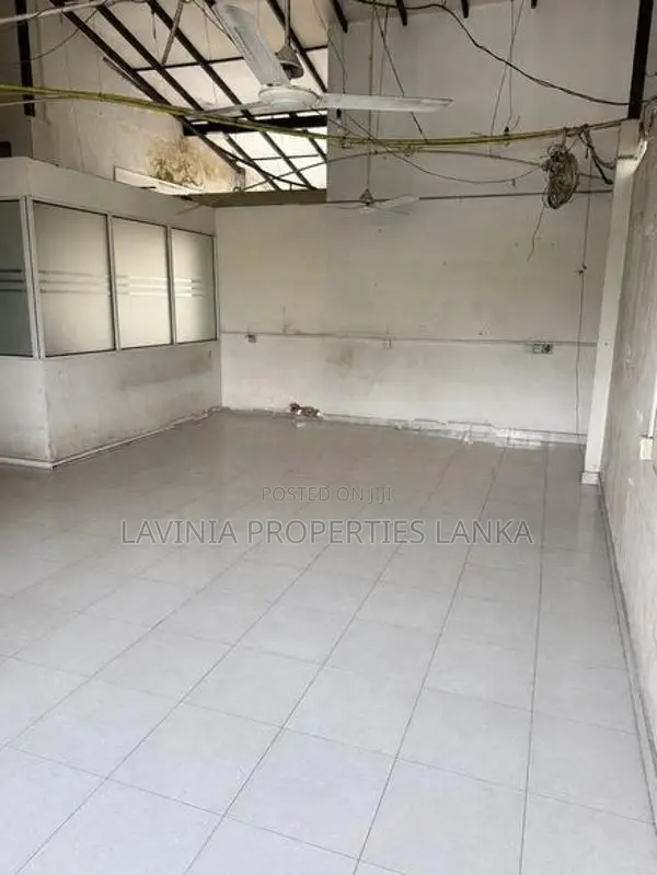 03 Storey Commercial Building for Rent in Battaramulla - THE013C