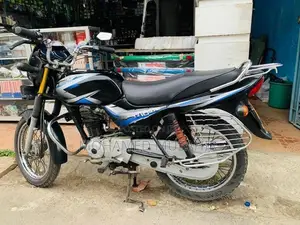 Bajaj CT100 2016