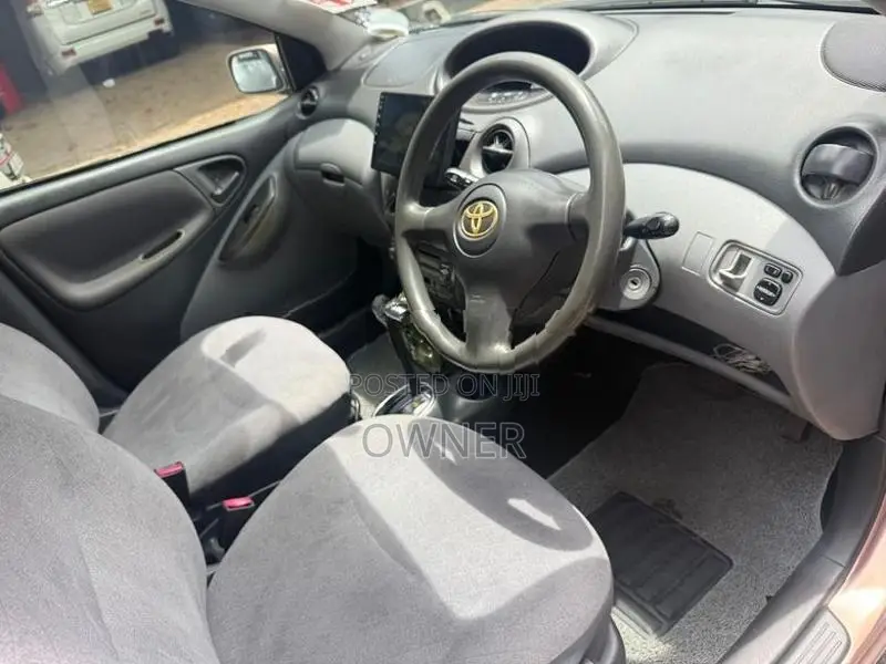 Toyota Vitz 2002