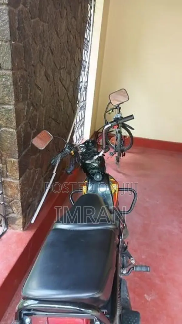 TVS XL 100 2025