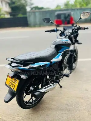 Bajaj Discover 125 2023