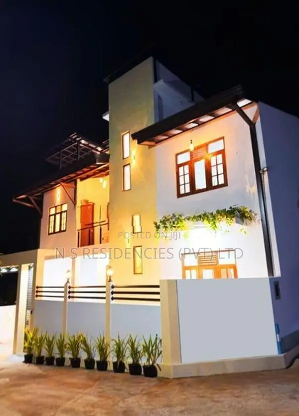 Luxury House for Sale in Gampaha Y 91