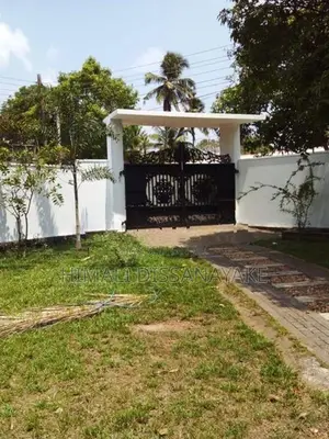 House for Rent in Makola