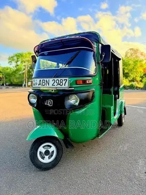 Bajaj RE 2016