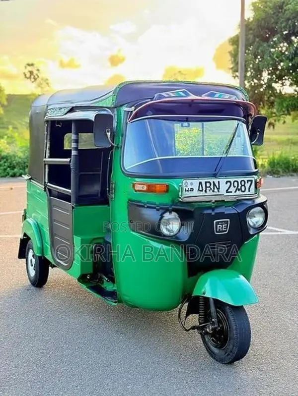 Bajaj RE 2016