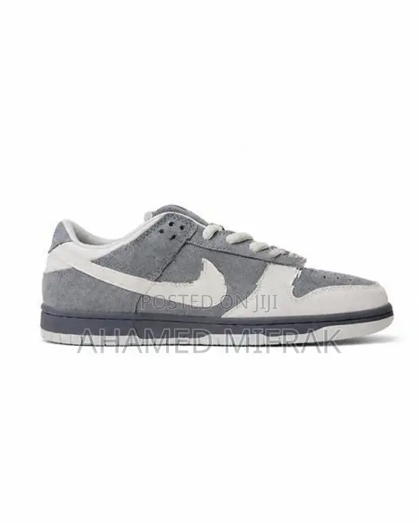 Dunk Low Grey Edition Sneakers
