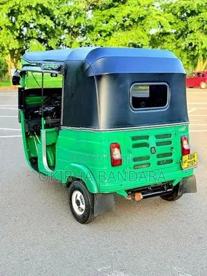 Bajaj RE 2016