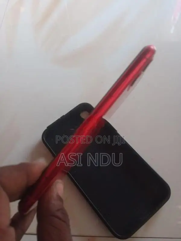 Apple iPhone 11 128GB RED product (Used)