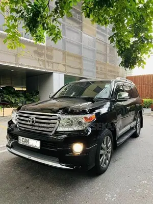 Toyota Land Cruiser Sahara 2015