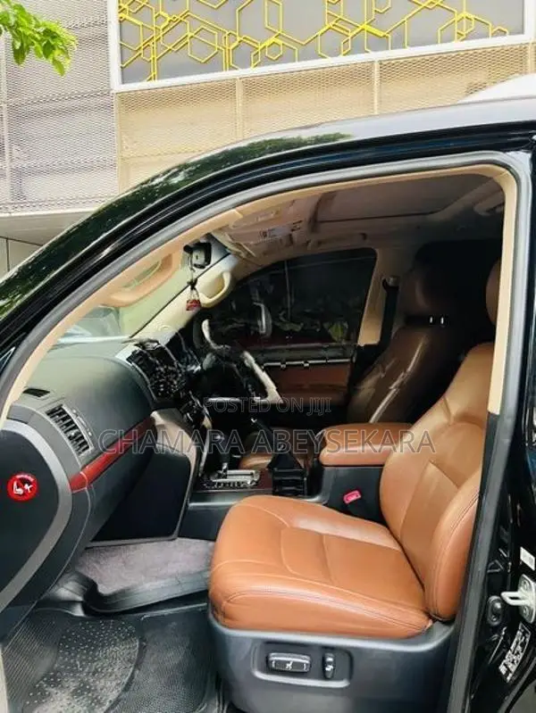 Toyota Land Cruiser Sahara 2015