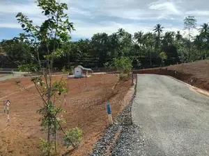 කලුතර නේවාසික බිම් කොටස්