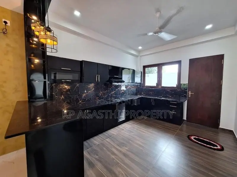 Brand New Luxury House for Sale in Piliyandala