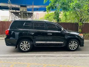 Toyota Land Cruiser Sahara 2015