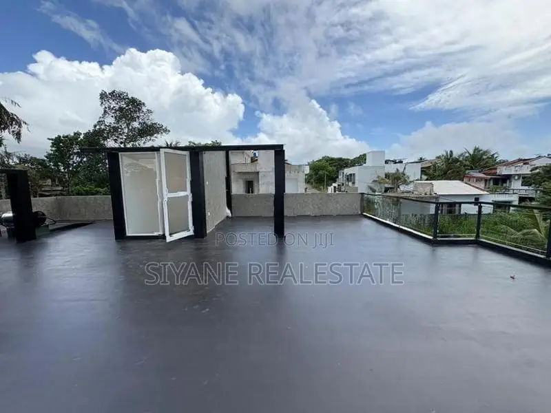 Brand New Super Luxury Three Story House for Sale – Piliyandala