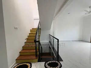 Brand New Super Luxury Three Story House for Sale – Piliyandala