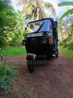 Bajaj RE 2011