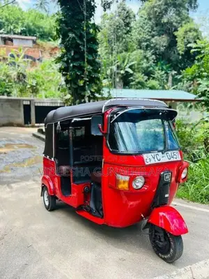 Bajaj RE 2012