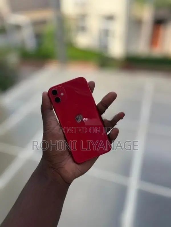 Apple iPhone 11 product red (Used)