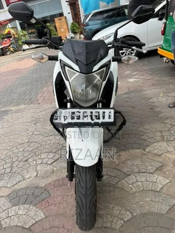 Honda CB Hornet 160 2021