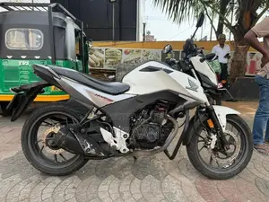 Honda CB Hornet 160 2021