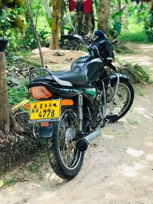 Bajaj Caliber 2004