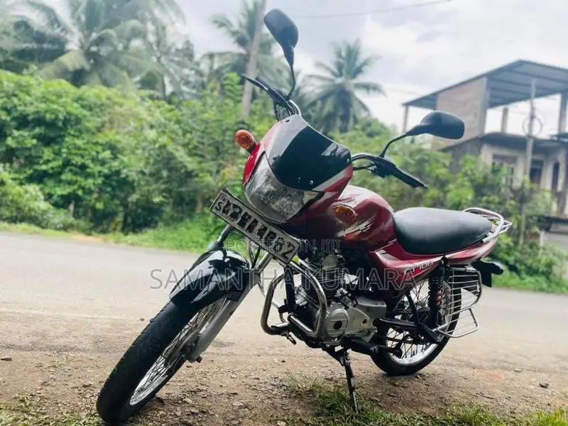 Bajaj CT100 2015