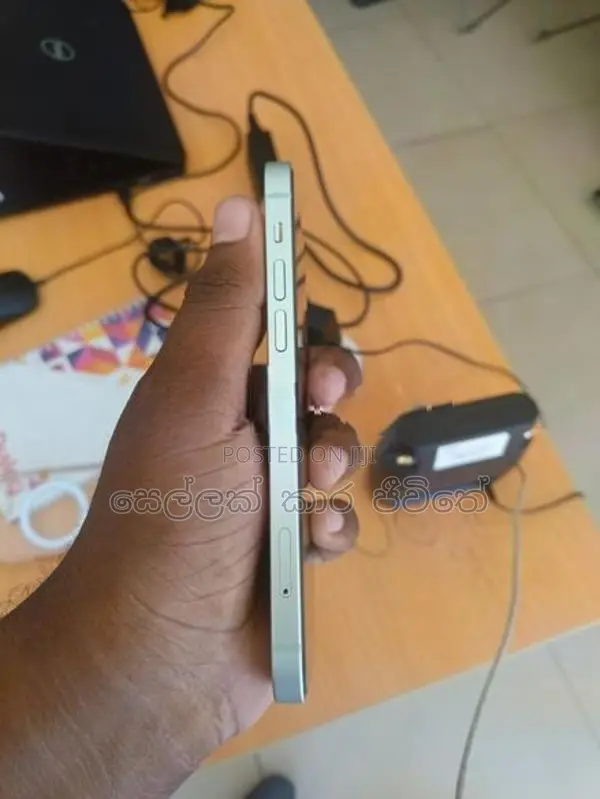 Apple iPhone 12 (Used)