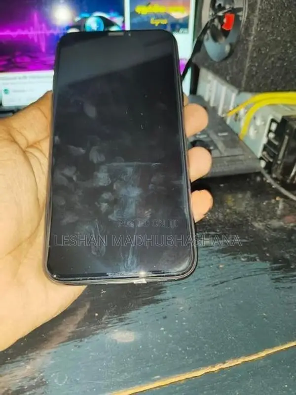 Apple iPhone X (Used)