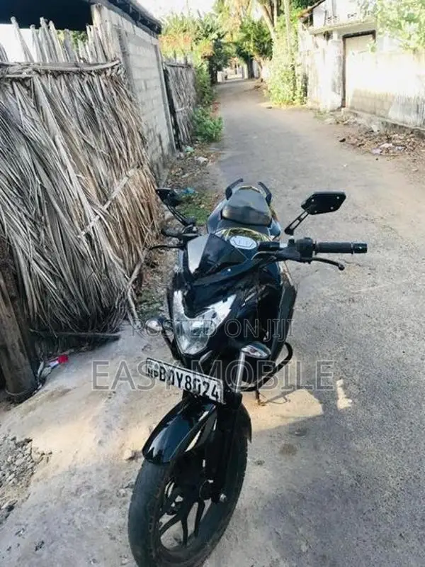 Bajaj Pulsar AS 150 2018