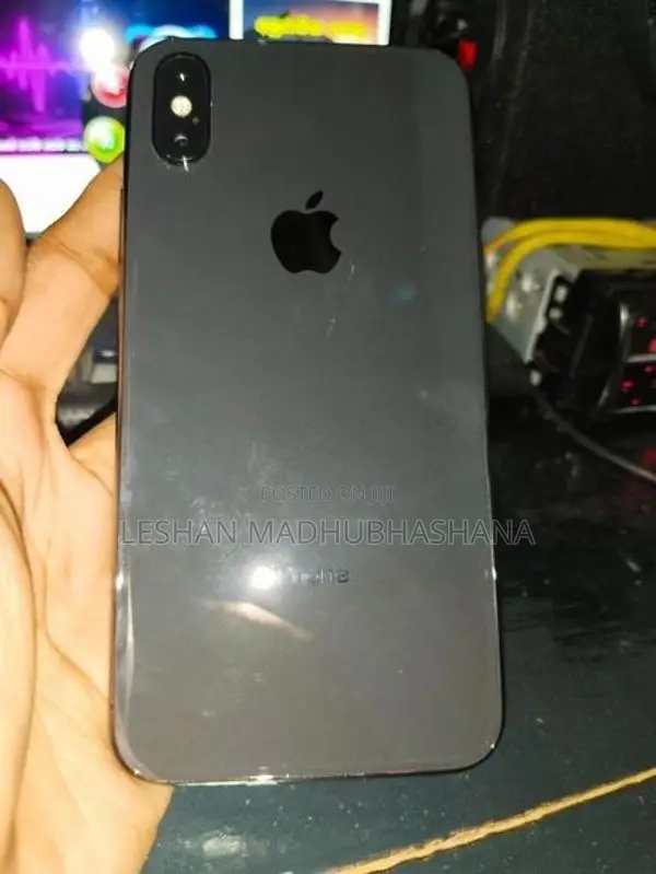 Apple iPhone X (Used)
