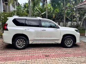 Toyota Land Cruiser Prado 2017