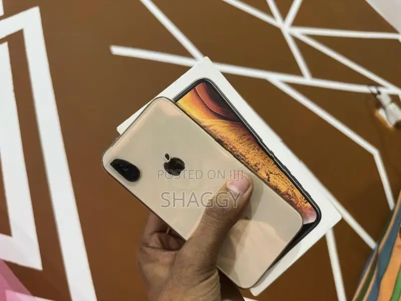Apple iPhone XS Gold (Used)