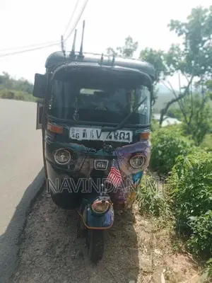 Bajaj RE 2016