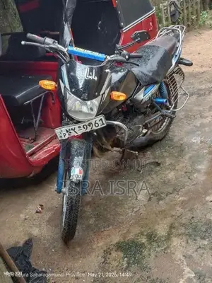 Bajaj CT100 2012