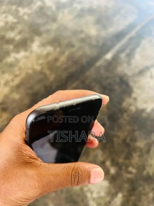 Apple iPhone 11 (Used)