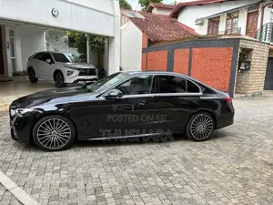 Mercedes Benz C200 AMG Line PremiumPlus 2025